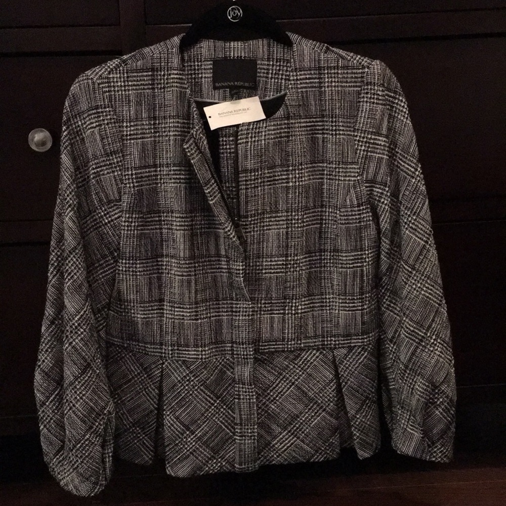 A black and white Banana Republic blazer.